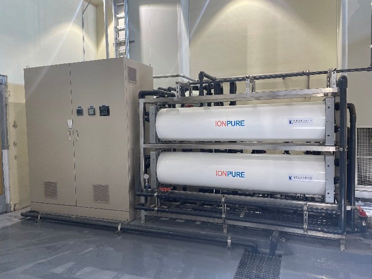 Ionpure CEDI stacks in a semiconductor ultrapure water system
