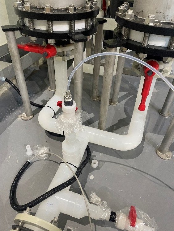 High-purity PVDF distribution piping for ultrapure water