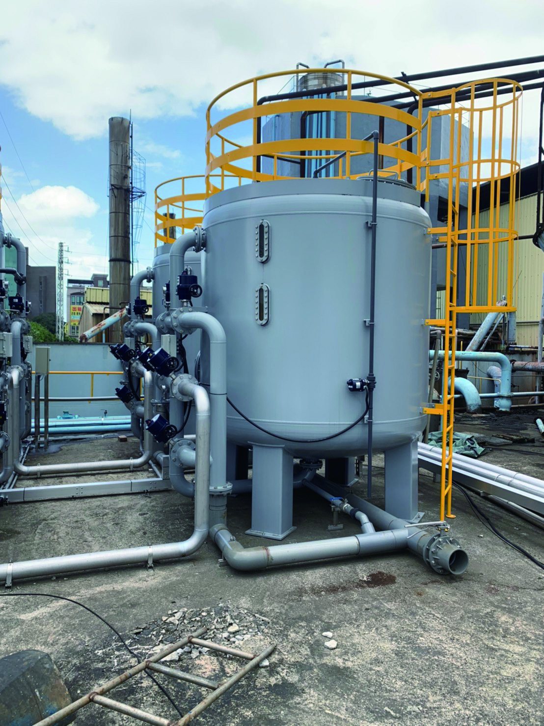 Large-scale softening vessels producing 240 m³/h of soft water